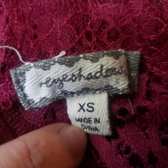 Eyeshadow Short Sleeve Lace Top Maroon Women's XS Keyhole Back Sheer Lined EUC - Picture 9 of 9